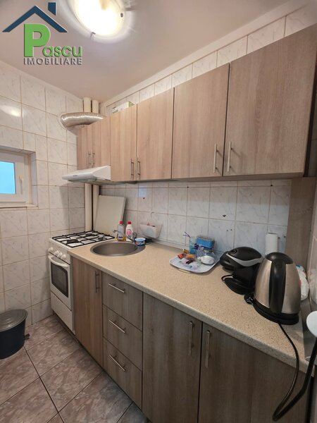 Brancovenau, str. Melinesti, apartament 2 camere 31 mpu, decomandat