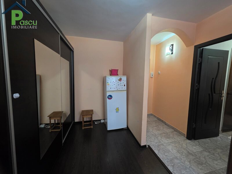 Brancovenau, str. Melinesti, apartament 2 camere 31 mpu, decomandat